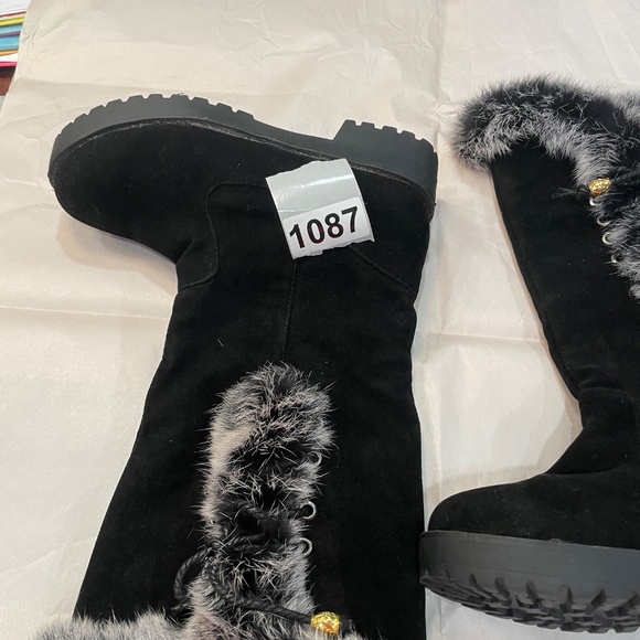Suede Fur Trim Snow Boots Black Size 9 EU 40, 1.5" Heel, Lug Sole, NWOT - Picture 11 of 11